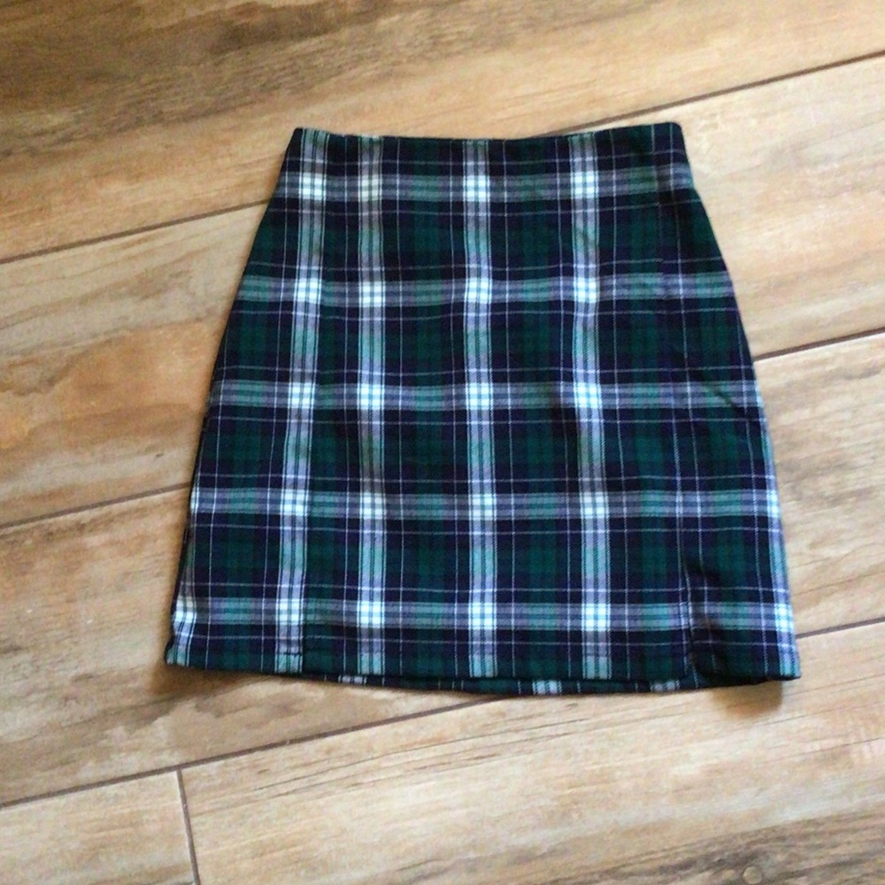 Brandy Melville Classic Green Plaid Mini Skirt - Women's Schoolgirl Style
